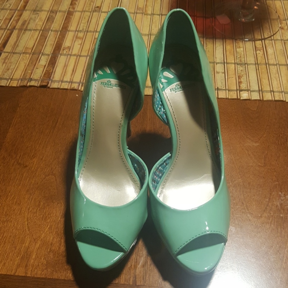 Fergalicios peep toe pumps